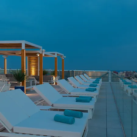 L'Azure Hotel Spa 4Sup-2